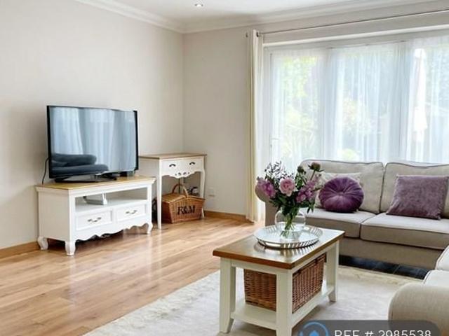 3 bedroom end of terrace house to rent