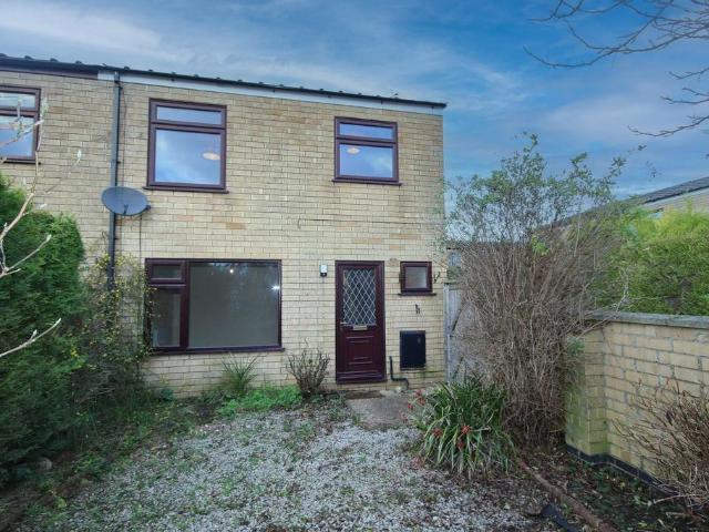 3 bedroom end of terrace house to rent