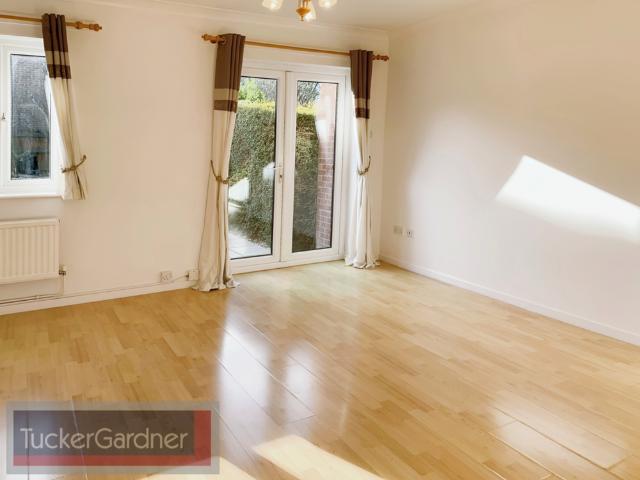 3 bedroom end of terrace house to rent