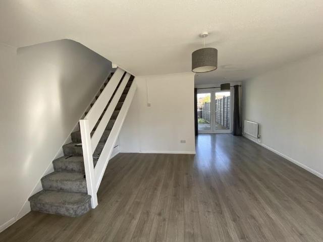 3 bedroom end of terrace house to rent