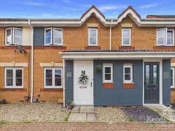 3 bedroom end of terrace house to rent