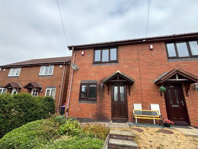 3 bedroom end of terrace house to rent