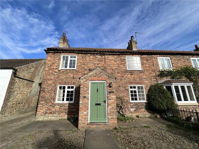 2 bedroom end of terrace house to rent