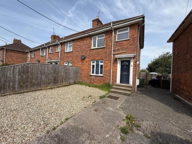 3 bedroom end of terrace house to rent