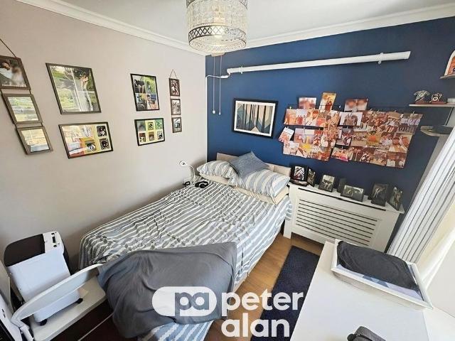3 bedroom end of terrace house to rent