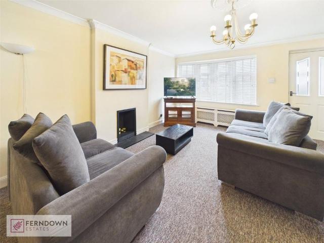 3 bedroom end of terrace house to rent