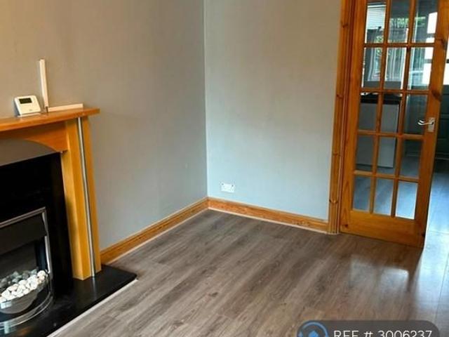 3 bedroom end of terrace house to rent