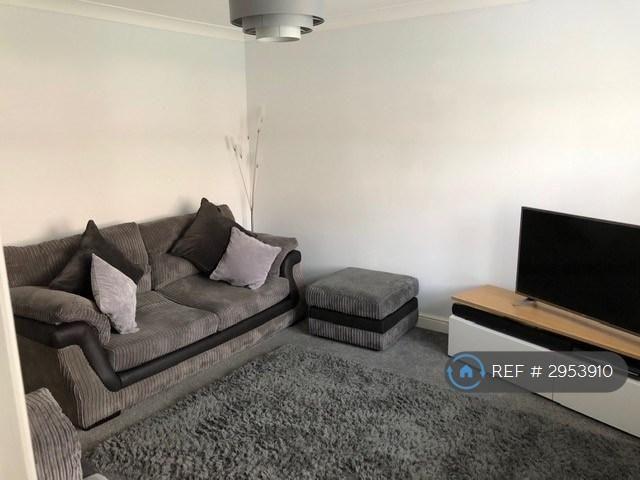 3 bedroom end of terrace house to rent