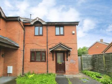 3 bedroom end of terrace house to rent