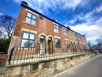 3 bedroom end of terrace house to rent