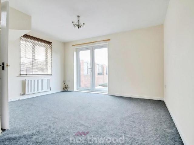 3 bedroom end of terrace house to rent