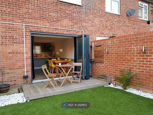 3 Bedroom End Of Terrace House To Rent In Vernon Walk, Northampton, NN1