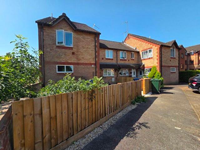 3 Bedroom End Of Terrace House To Rent In Broome Way, Banbury, Oxon, OX16