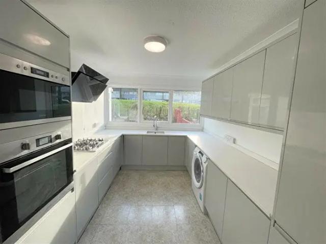 3 Bedroom End Of Terrace House To Rent In Crispin Road, Bradville, Milton Keynes, MK13