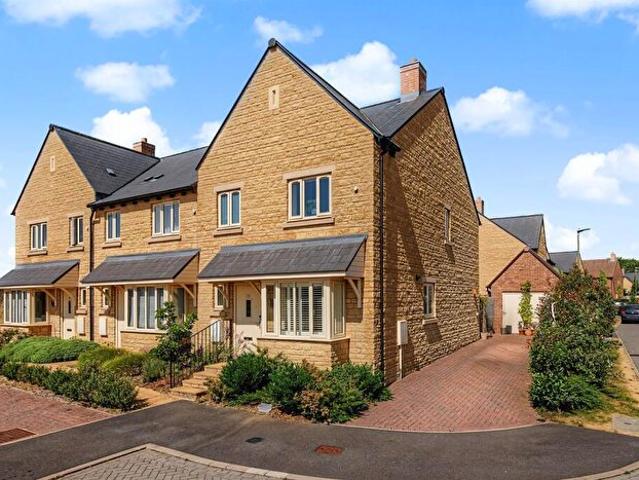 3 Bedroom End Of Terrace House To Rent In Gessey Close Long Hanborough South, OX29