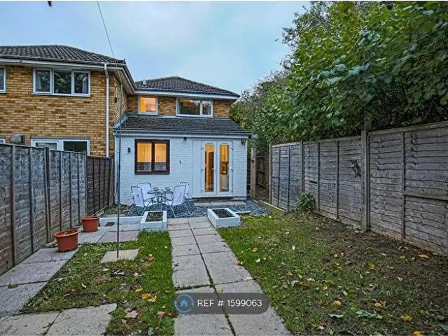 3 Bedroom End Of Terrace House To Rent In Hornbeam, Newport Pagnell, MK16