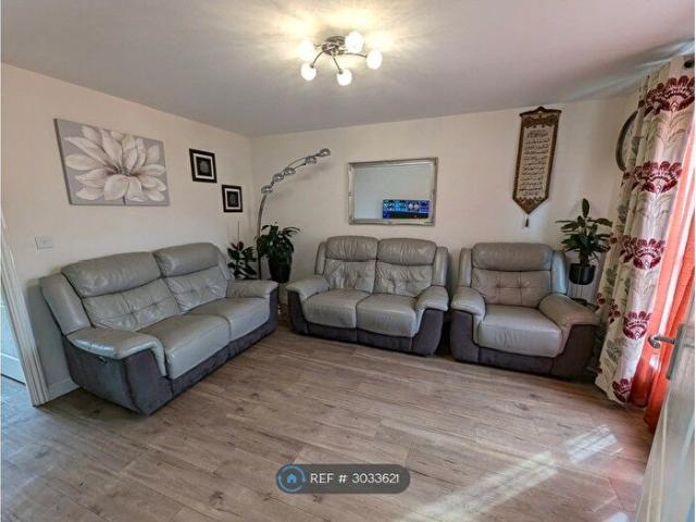 3 Bedroom End Of Terrace House To Rent In Madura Gardens, Whitehouse, Milton Keynes, MK8