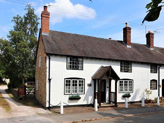 3 Bedroom End Of Terrace House To Rent In Main Street, King's Newton, DE73