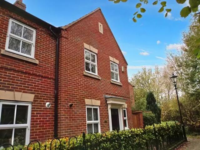 3 Bedroom End Of Terrace House To Rent In Monks Path, Aylesbury, Buckinghamshire, HP19