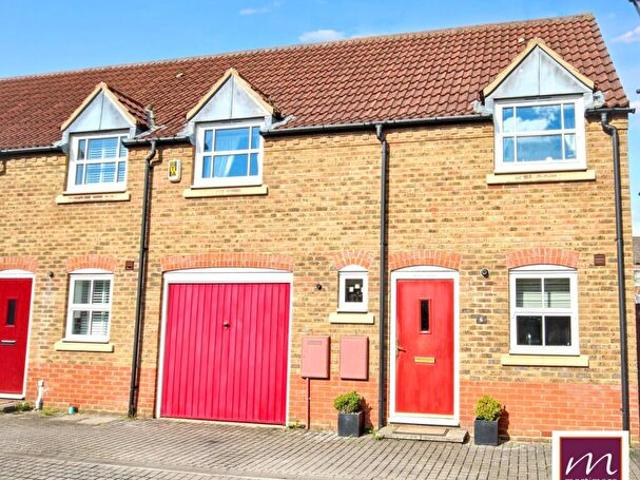 3 Bedroom End Of Terrace House To Rent In Pakenham Close, Fairford Leys, Aylesbury, Buckinghamshire, HP19
