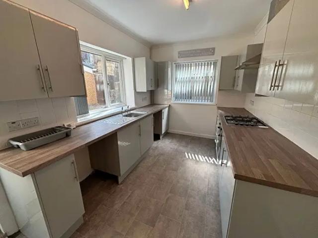3 Bedroom End Of Terrace House To Rent In Penrhiwceiber Road, Mountain Ash, CF45