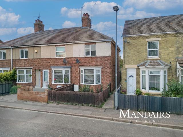 3 bedroom end of terrace to rent