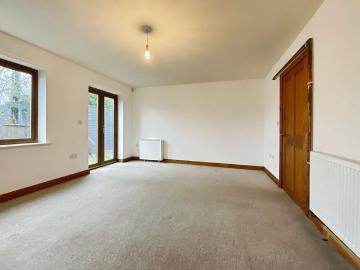 3 bedroom End Terraced House to let
