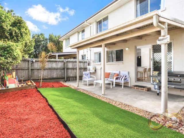 3 Bedroom End Townhouse with a House Sized Backyard & No Rear Neighbours