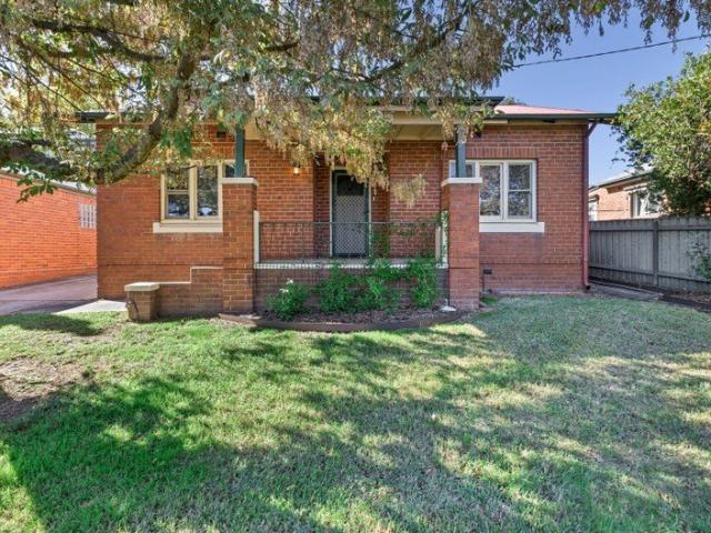 3 bedroom East Albury Charm