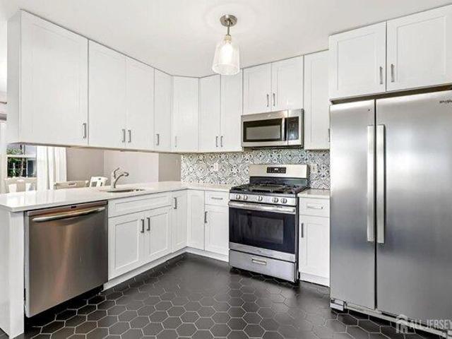 3 bedroom, East Brunswick NJ 08816 105293545