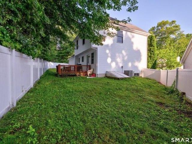 3 bedroom, East Hampton CT 06424 105278050