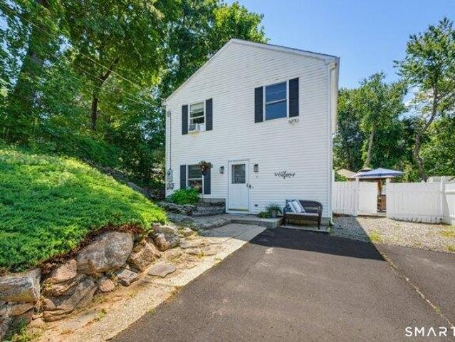 3 bedroom, East Hampton CT 06424 105552611