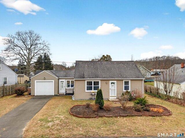 3 bedroom, East Lyme CT 06357 104789925