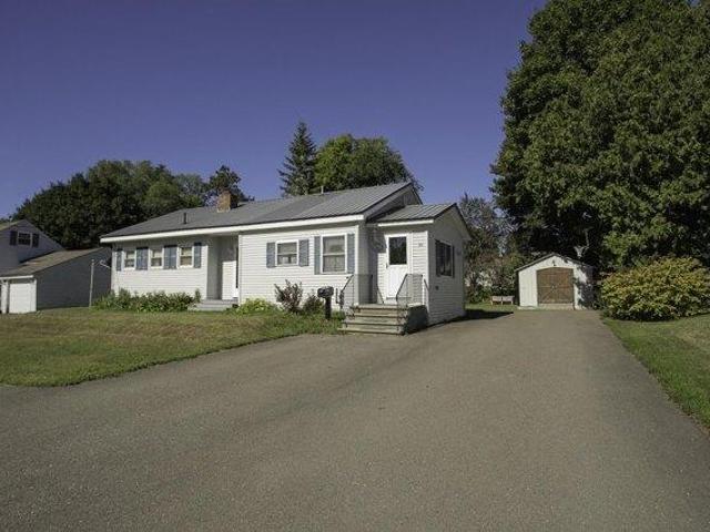 3 bedroom, East Millinocket ME 04430 105679619