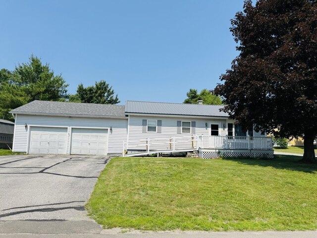 3 bedroom, East Millinocket ME 04430 105679731