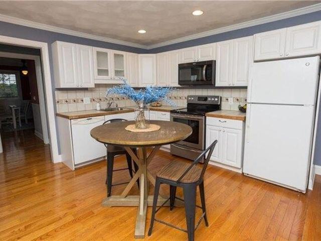 3 bedroom, East Providence RI 02914 105415462