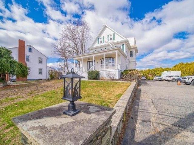 3 bedroom, East Providence RI 02915 105577133