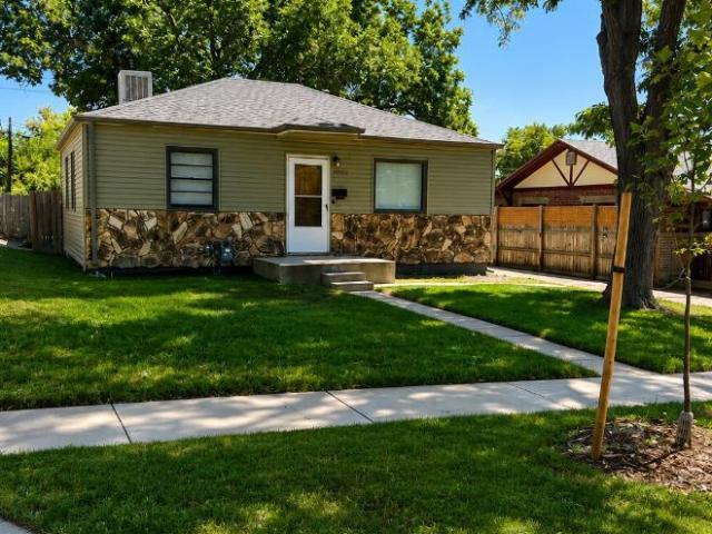 3 bedroom, Edgewater CO 80214 105844474