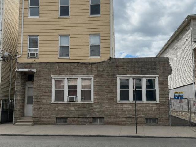 3 bedroom, Elizabeth NJ 07206 105265378