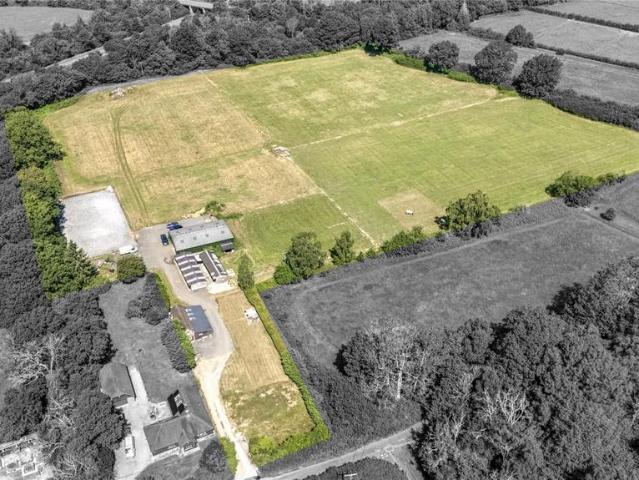 3 bedroom equestrian facility for sale