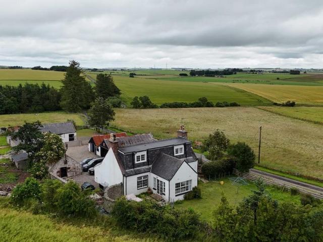 3 bedroom equestrian facility for sale