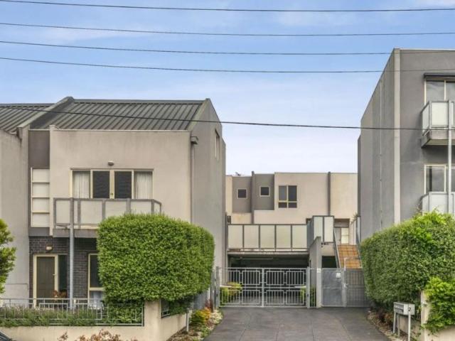 3 Bedroom House Essendon VIC 102761060