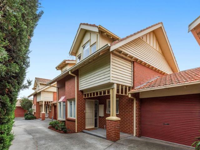 3 Bedroom House Essendon VIC 102763318