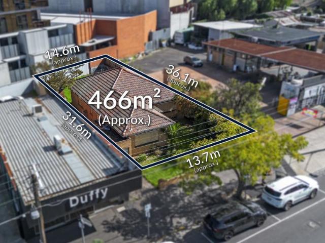3 Bedroom House Essendon VIC 102763326