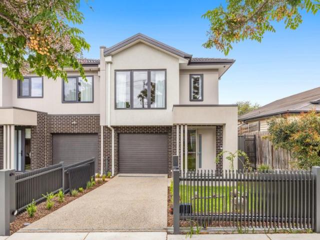 3 Bedroom House Essendon VIC 102766588