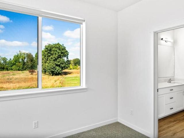 3 bedroom, Eugene OR 97408 105901104