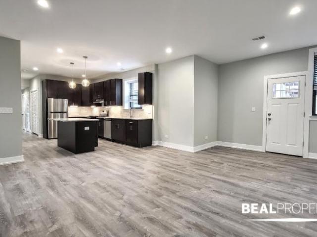 3 bedroom, EVANSTON IL 60202 104830785