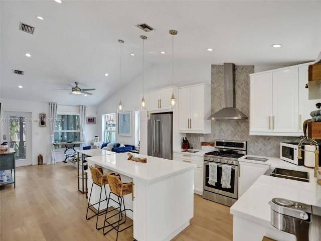 3 bedroom, Fort Lauderdale FL 33304 101986007