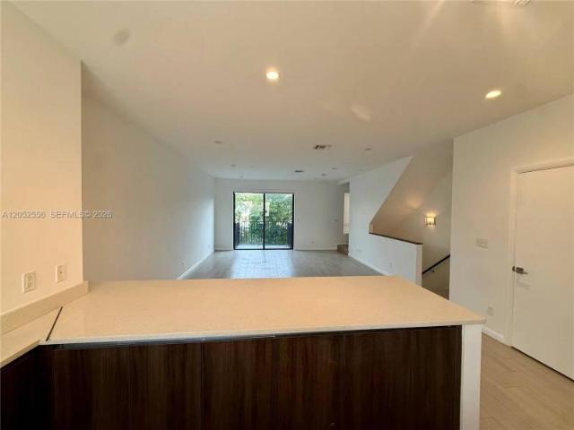 3 bedroom, Fort Lauderdale FL 33304 105505095