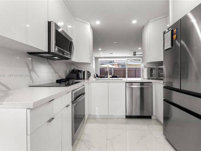 3 bedroom, Fort Lauderdale FL 33301 106180772